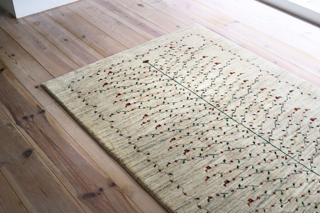 原毛生命の樹ギャッベ【120-4598】